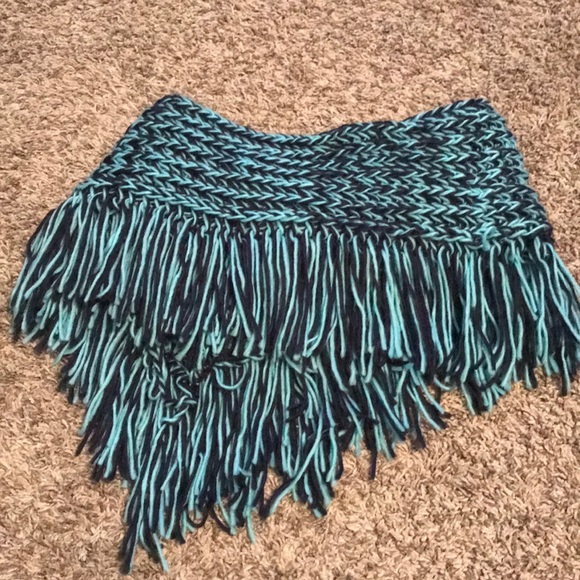 Fringe Scarf - Picture 2 of 3